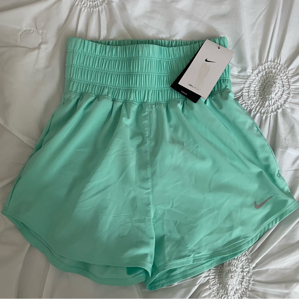 Nike One Women's Dri-FIT Ultra High-Waisted 3" Brief-Lined Shorts